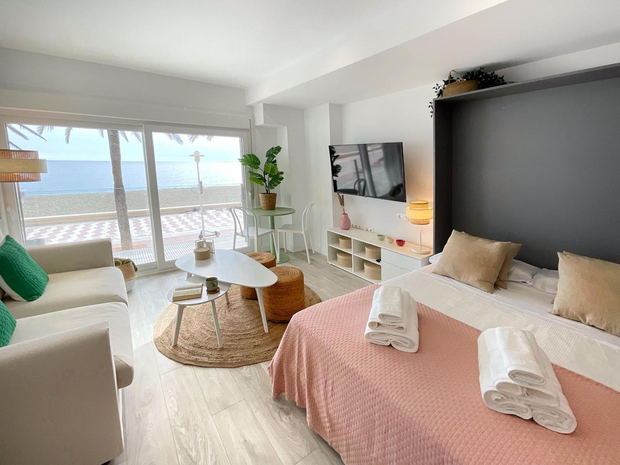 Cs7 Kaleria Suites アルメリア エクステリア 写真